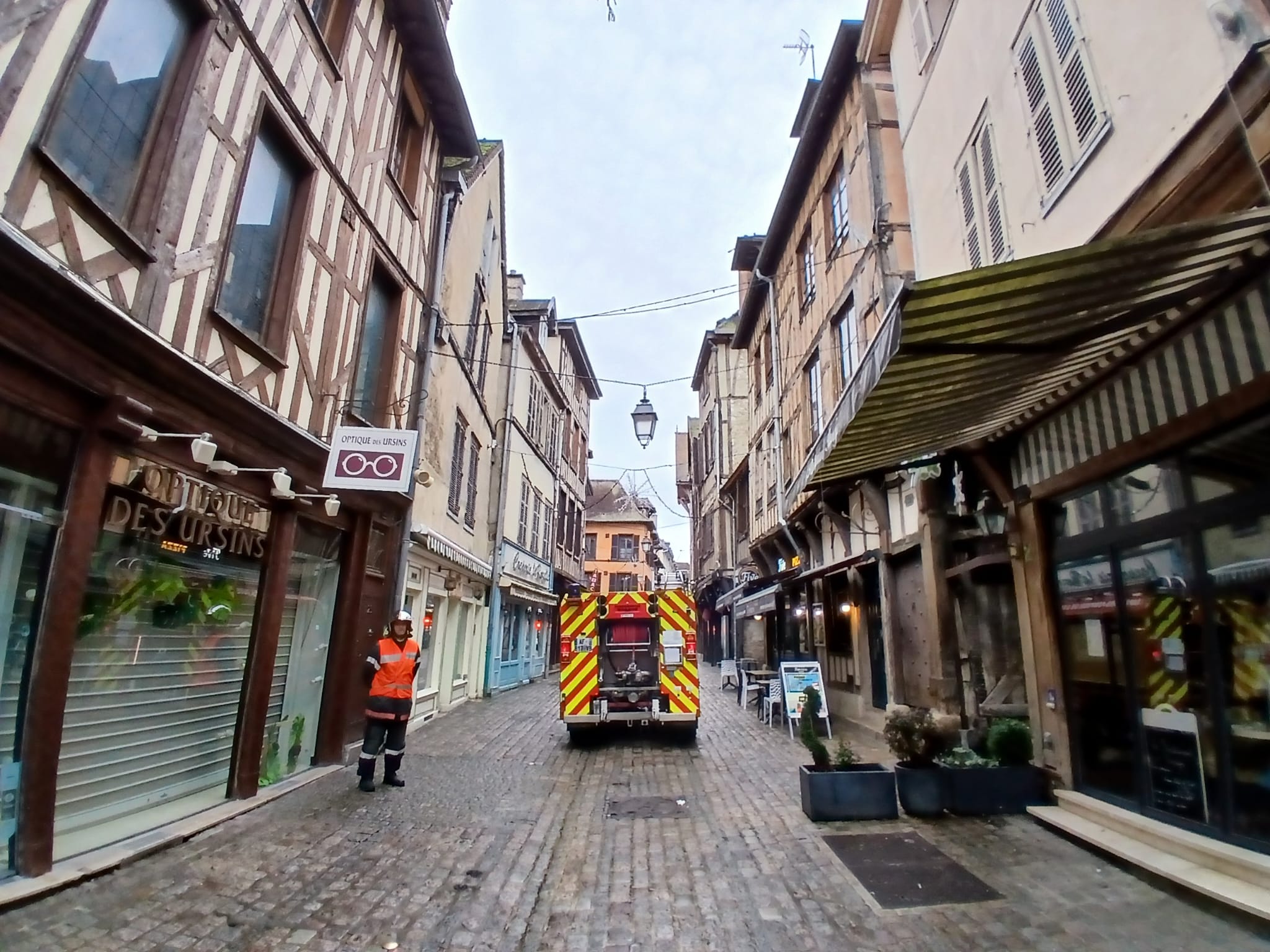 WhatsApp Image 2025-10-27 at 12.20.09 (1)